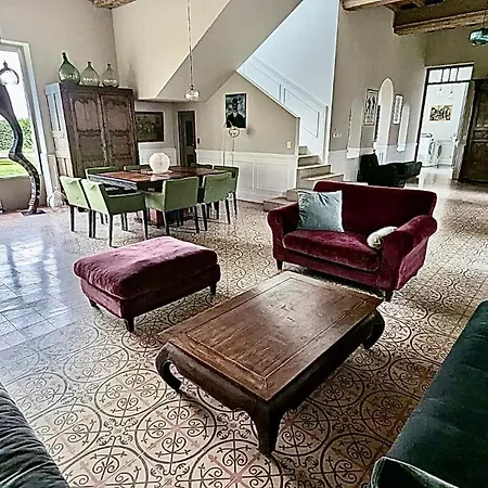 Chateau Au Milieu Du Vignoble Avec Piscine A 10 Mn Des Plages *