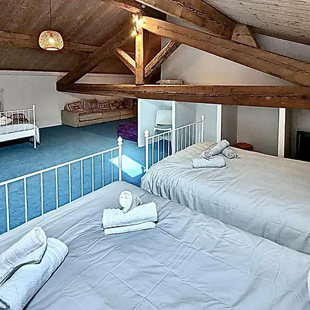 Chateau Au Milieu Du Vignoble Avec Piscine A 10 Mn Des Plages