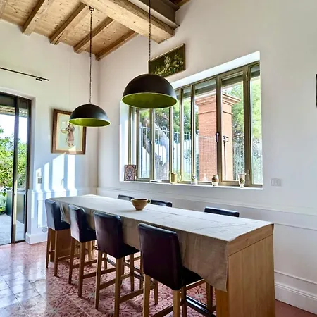 Chateau Au Milieu Du Vignoble Avec Piscine A 10 Mn Des Plages Feriehus